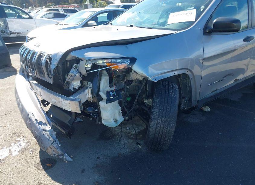 Photo 6 of 2015 Jeep Cherokee SPORT (VIN 1C4PJLAB6FW660840)