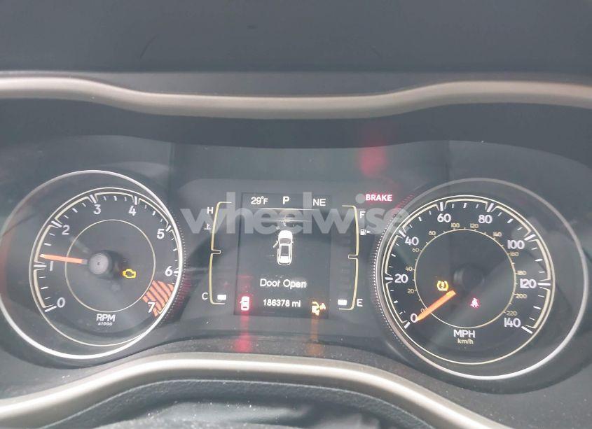 Photo 7 of 2015 Jeep Cherokee SPORT (VIN 1C4PJLAB6FW684202)