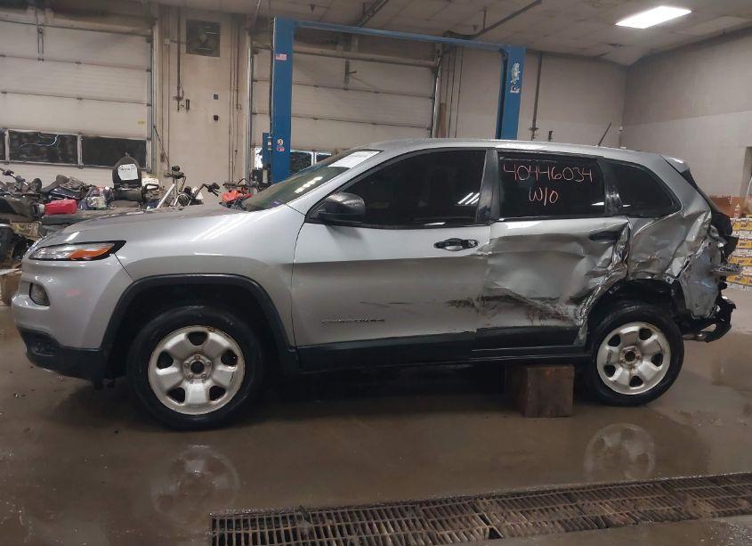 Photo 15 of 2015 Jeep Cherokee SPORT (VIN 1C4PJLAB6FW731549)