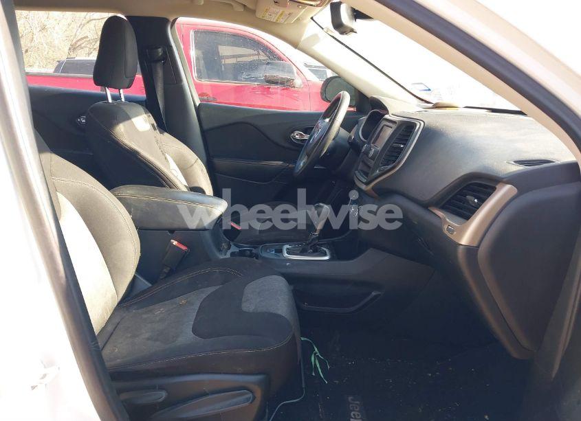 Photo 5 of 2016 Jeep Cherokee SPORT (VIN 1C4PJLAB6GW136220)