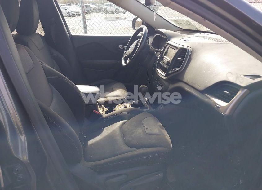 Photo 5 of 2016 Jeep Cherokee ALTITUDE (VIN 1C4PJLAB6GW315325)