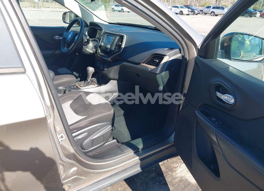 Photo 5 of 2017 Jeep Cherokee SPORT FWD (VIN 1C4PJLAB6HW508219)