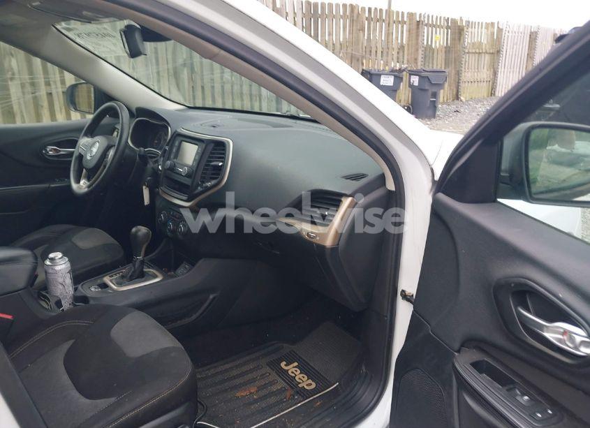 Photo 5 of 2014 Jeep Cherokee SPORT (VIN 1C4PJLAB7EW163908)