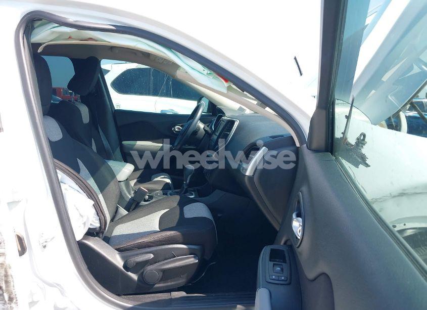 Photo 5 of 2014 Jeep Cherokee SPORT (VIN 1C4PJLAB7EW313984)