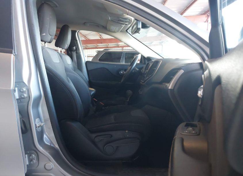 Photo 5 of 2015 Jeep Cherokee SPORT (VIN 1C4PJLAB7FW701069)