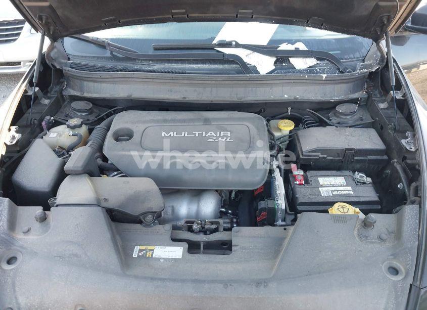 Photo 10 of 2015 Jeep Cherokee SPORT (VIN 1C4PJLAB7FW707146)