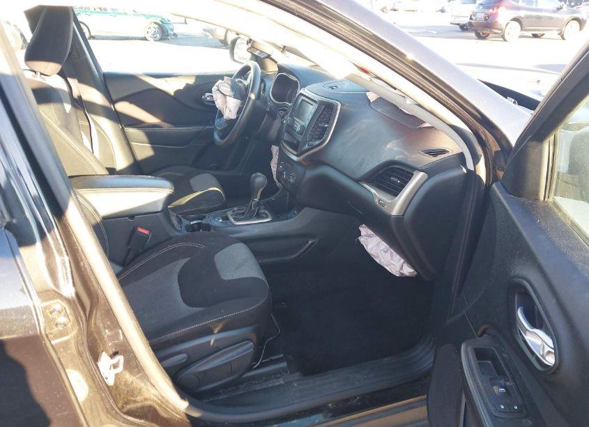 Photo 5 of 2015 Jeep Cherokee SPORT (VIN 1C4PJLAB7FW731236)