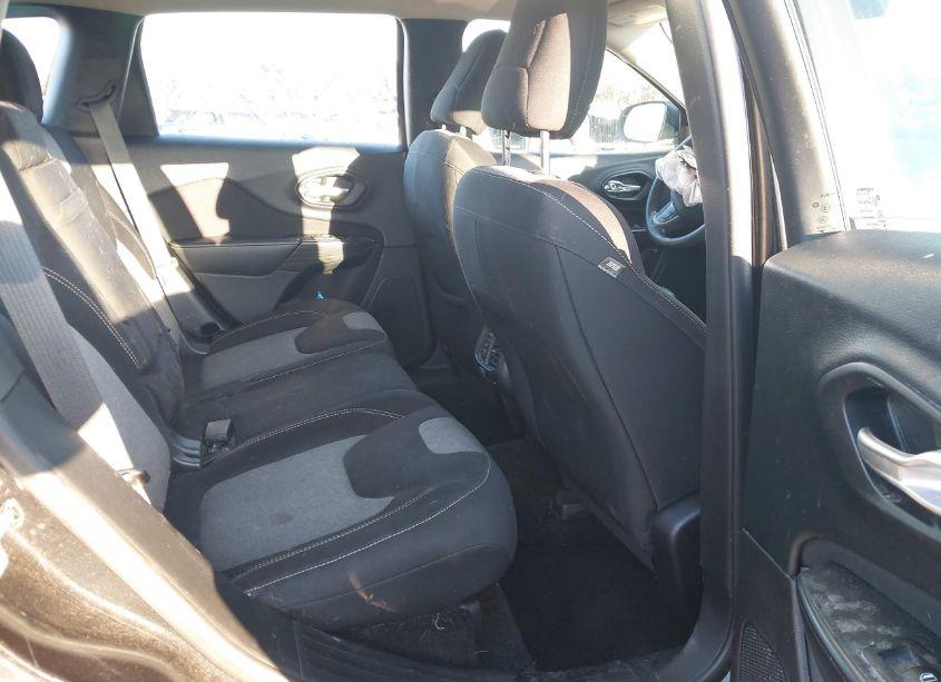 Photo 8 of 2015 Jeep Cherokee SPORT (VIN 1C4PJLAB7FW731236)