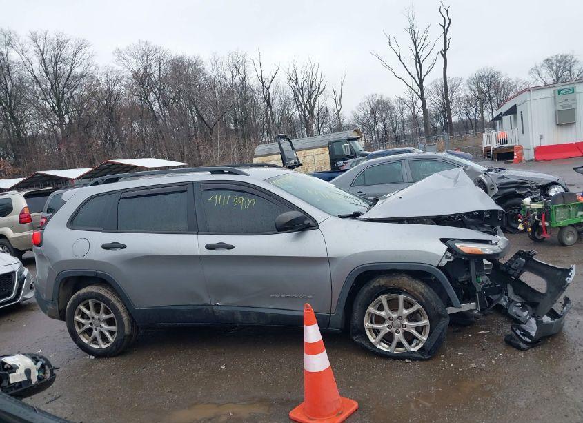 Photo 13 of 2015 Jeep Cherokee SPORT (VIN 1C4PJLAB7FW761594)