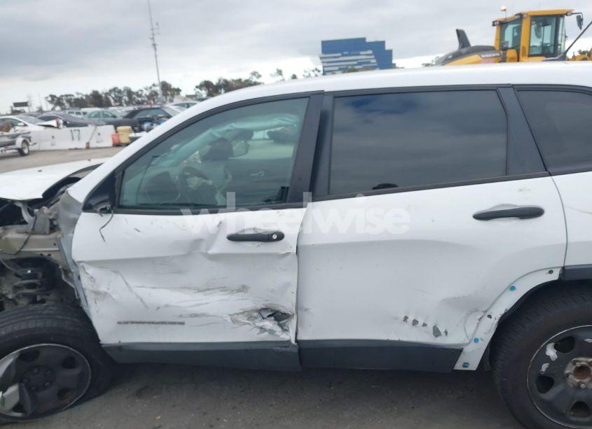 Photo 13 of 2015 Jeep Cherokee SPORT (VIN 1C4PJLAB8FW542210)