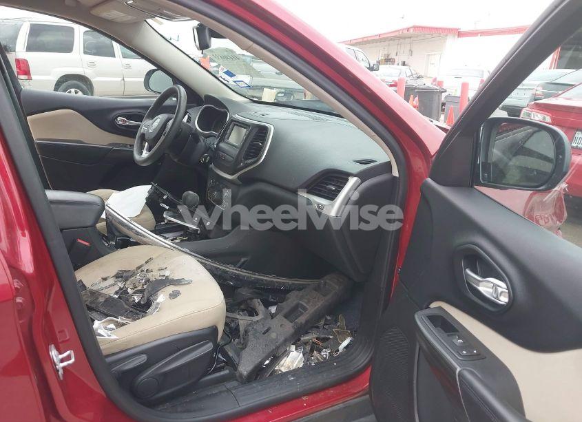 Photo 5 of 2016 Jeep Cherokee SPORT (VIN 1C4PJLAB8GW114946)