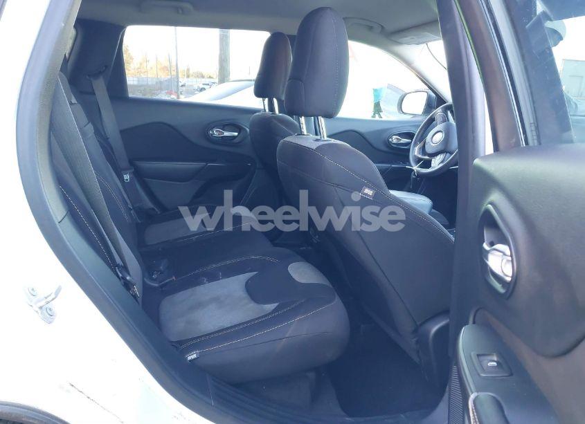 Photo 8 of 2016 Jeep Cherokee SPORT (VIN 1C4PJLAB8GW273546)