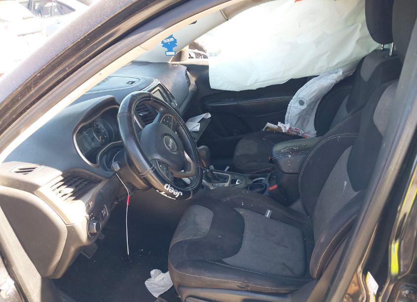 Photo 5 of 2015 Jeep Cherokee SPORT (VIN 1C4PJLAB9FW525903)