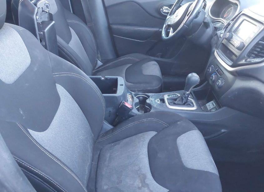 Photo 5 of 2015 Jeep Cherokee SPORT (VIN 1C4PJLAB9FW695078)