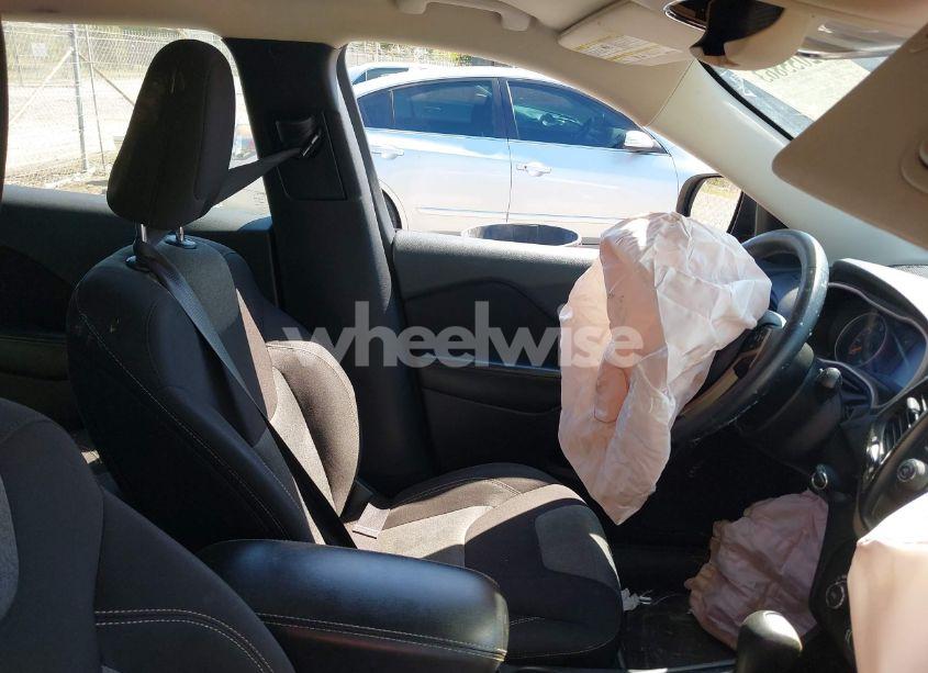 Photo 5 of 2015 Jeep Cherokee SPORT (VIN 1C4PJLAB9FW700411)