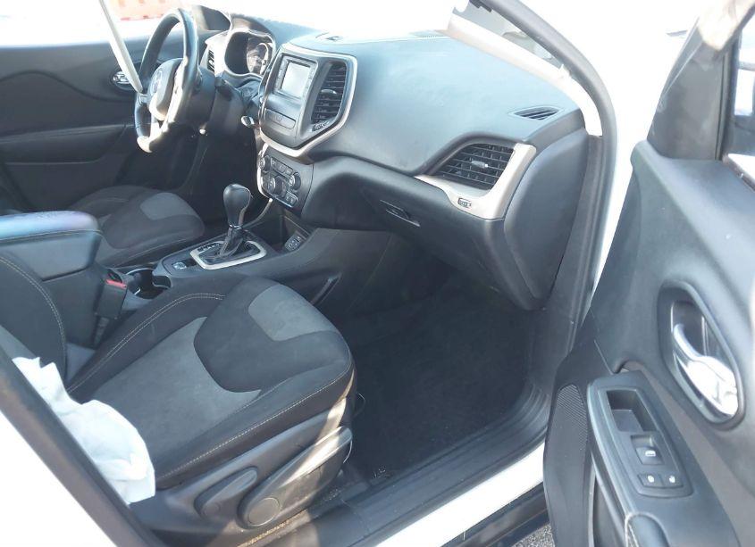 Photo 5 of 2016 Jeep Cherokee SPORT (VIN 1C4PJLAB9GW135322)