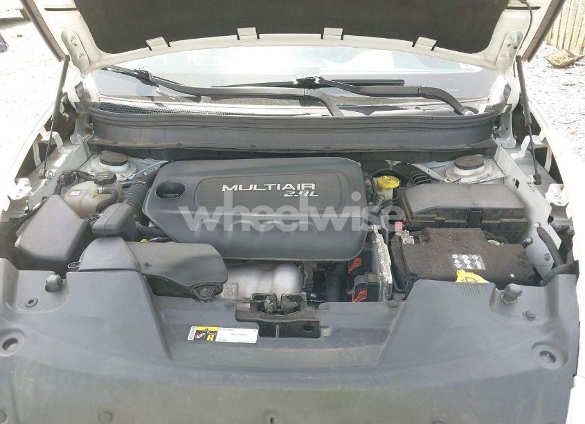 Photo 10 of 2016 Jeep Cherokee SPORT (VIN 1C4PJLAB9GW352580)