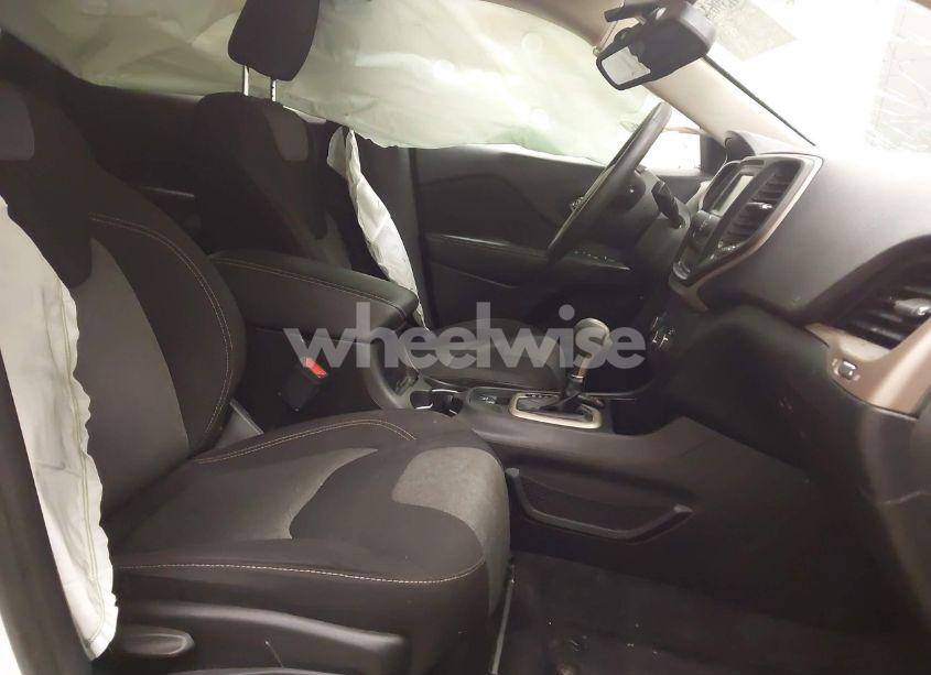 Photo 5 of 2017 Jeep Cherokee SPORT FWD (VIN 1C4PJLAB9HW508330)