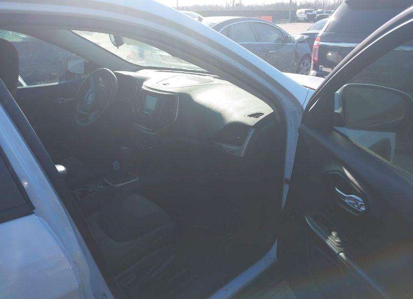 Photo 5 of 2014 Jeep Cherokee SPORT (VIN 1C4PJLABXEW154393)