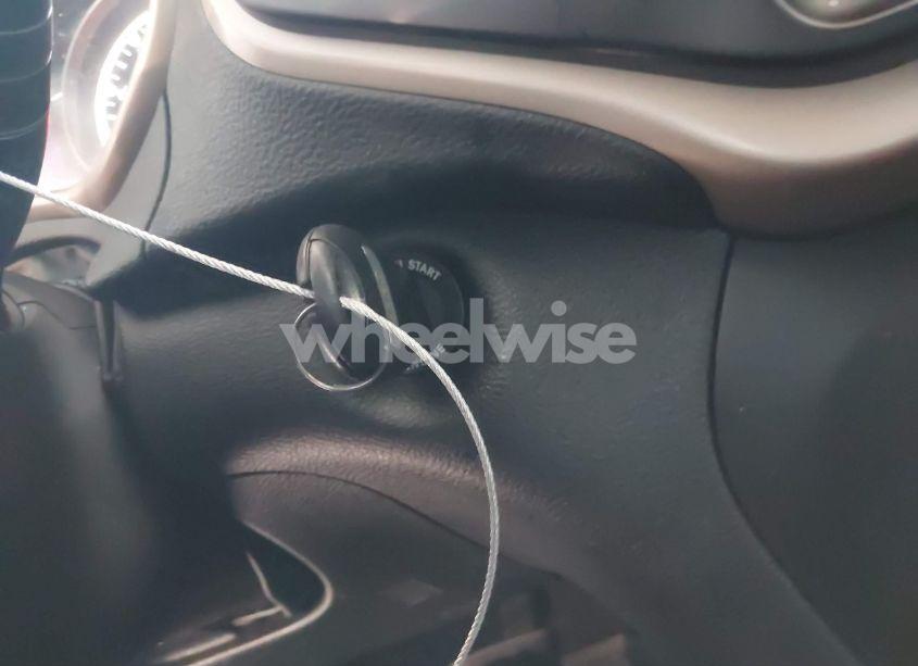 Photo 11 of 2015 Jeep Cherokee SPORT (VIN 1C4PJLABXFW535968)