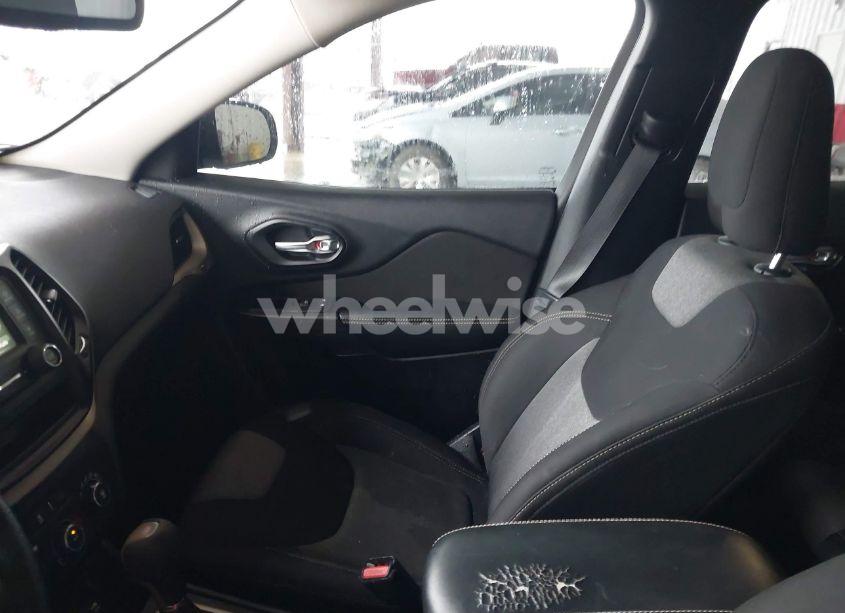 Photo 5 of 2015 Jeep Cherokee SPORT (VIN 1C4PJLABXFW535968)