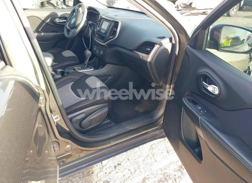 Photo 5 of 2015 Jeep Cherokee SPORT (VIN 1C4PJLABXFW547456)