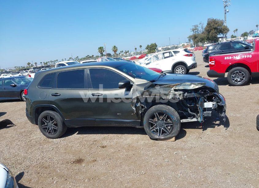 Photo 14 of 2015 Jeep Cherokee SPORT (VIN 1C4PJLABXFW561146)