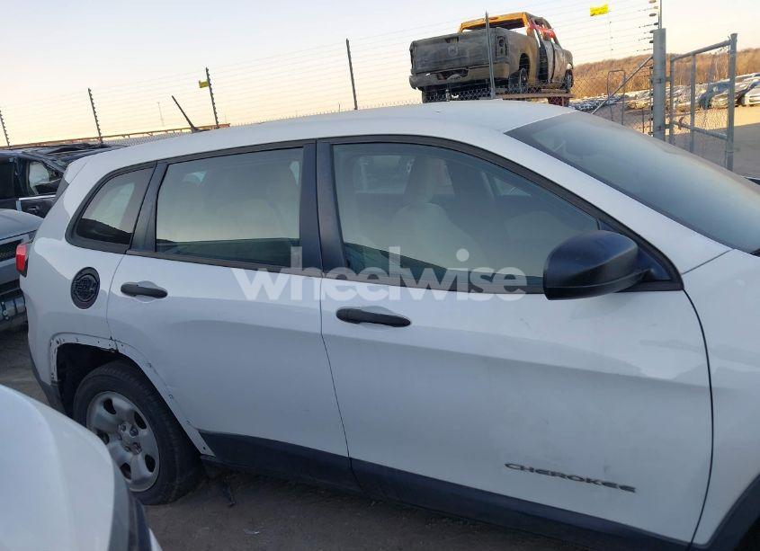 Photo 13 of 2016 Jeep Cherokee SPORT (VIN 1C4PJLABXGW297069)