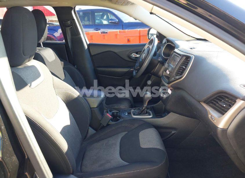 Photo 5 of 2017 Jeep Cherokee SPORT FWD (VIN 1C4PJLABXHW540896)