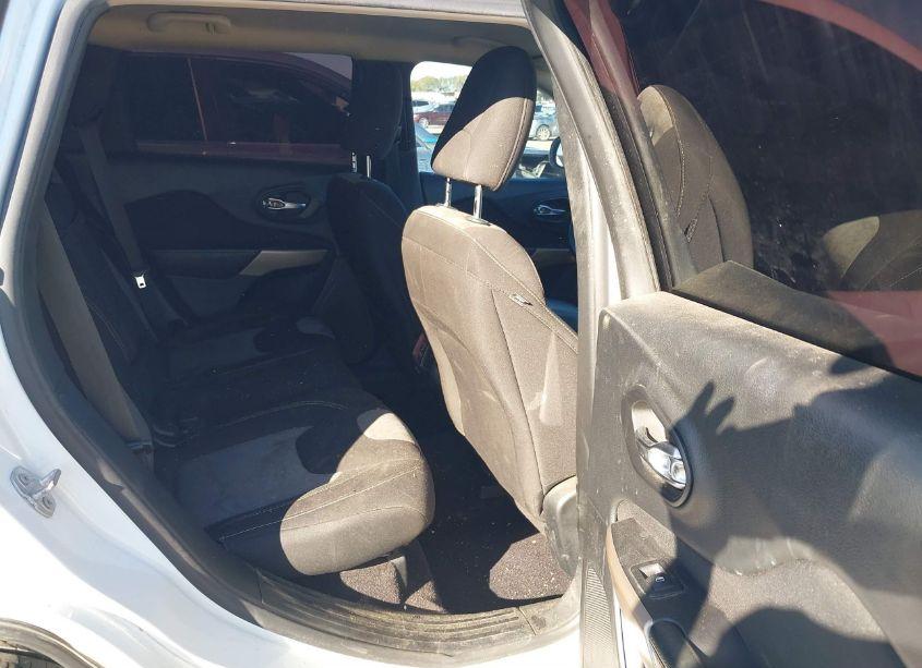 Photo 8 of 2017 Jeep Cherokee ALTITUDE FWD (VIN 1C4PJLABXHW666885)