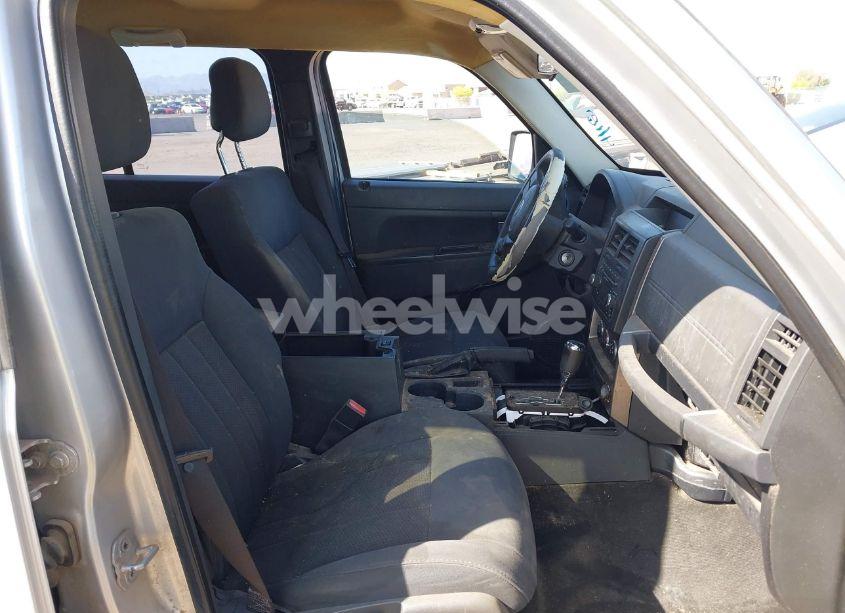 Photo 5 of 2012 Jeep Liberty SPORT (VIN 1C4PJLAK1CW178725)