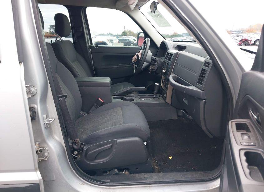 Photo 5 of 2012 Jeep Liberty SPORT (VIN 1C4PJLAK8CW171495)