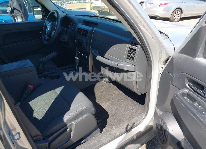 Photo 5 of 2012 Jeep Liberty SPORT (VIN 1C4PJLAK8CW193996)