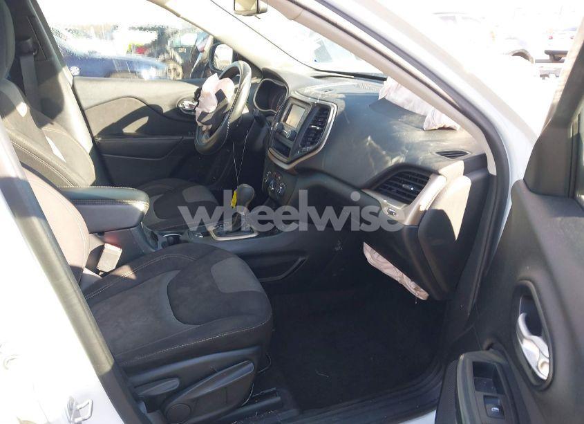 Photo 5 of 2016 Jeep Cherokee SPORT (VIN 1C4PJLAS4GW329417)