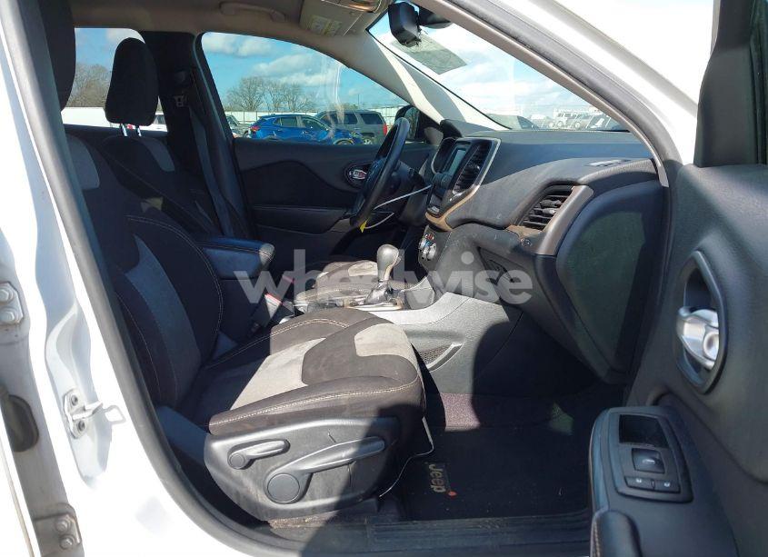 Photo 5 of 2016 Jeep Cherokee SPORT (VIN 1C4PJLAS5GW207990)