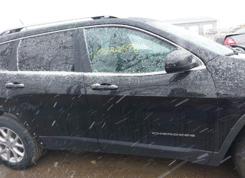 Photo 13 of 2014 Jeep Cherokee LATITUDE (VIN 1C4PJLCB0EW158644)