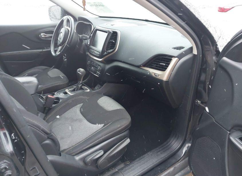 Photo 5 of 2014 Jeep Cherokee LATITUDE (VIN 1C4PJLCB0EW158644)