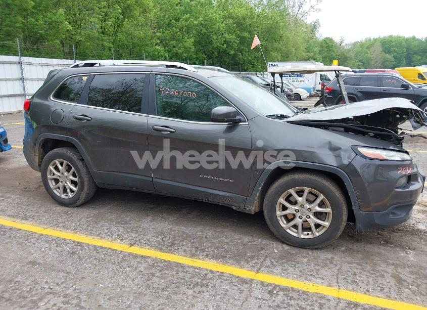 Photo 13 of 2014 Jeep Cherokee LATITUDE (VIN 1C4PJLCB0EW252815)