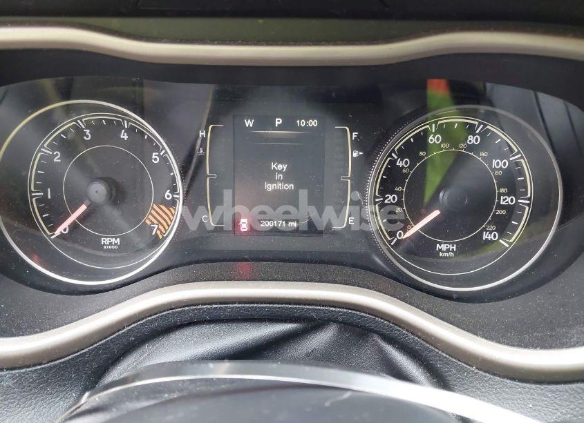 Photo 15 of 2014 Jeep Cherokee LATITUDE (VIN 1C4PJLCB0EW252815)