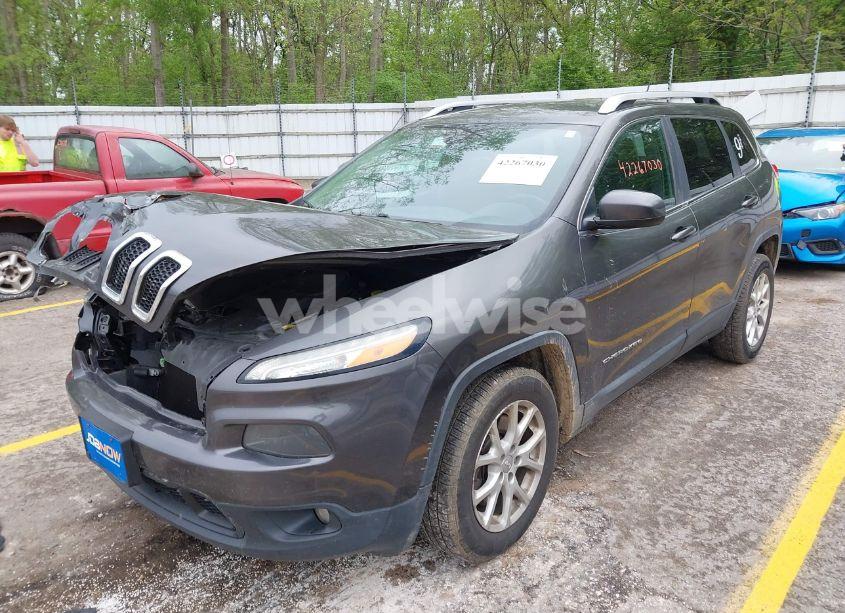 Photo 2 of 2014 Jeep Cherokee LATITUDE (VIN 1C4PJLCB0EW252815)