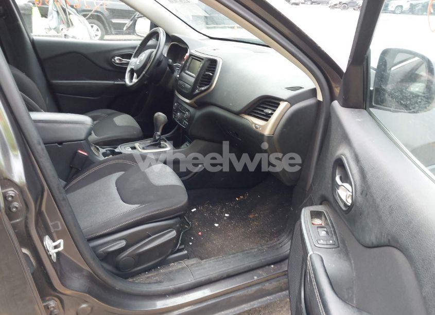 Photo 5 of 2014 Jeep Cherokee LATITUDE (VIN 1C4PJLCB0EW252815)