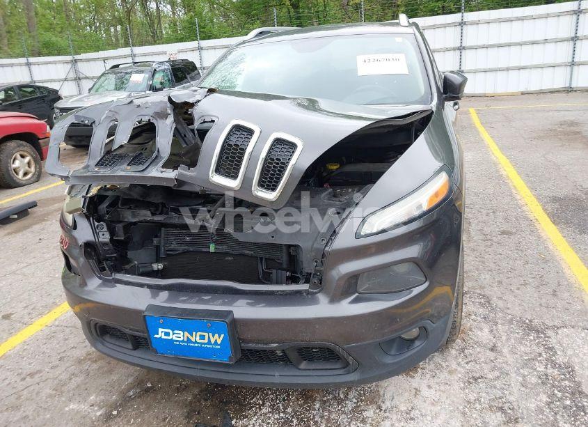 Photo 6 of 2014 Jeep Cherokee LATITUDE (VIN 1C4PJLCB0EW252815)