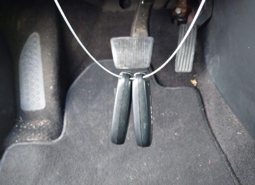 Photo 11 of 2015 Jeep Cherokee LATITUDE (VIN 1C4PJLCB0FW566109)