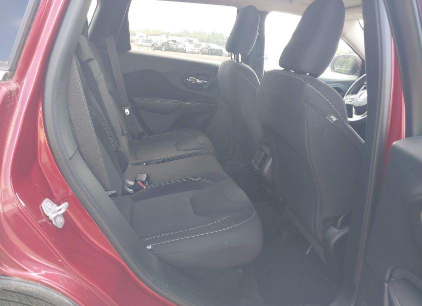 Photo 8 of 2015 Jeep Cherokee LATITUDE (VIN 1C4PJLCB0FW566109)