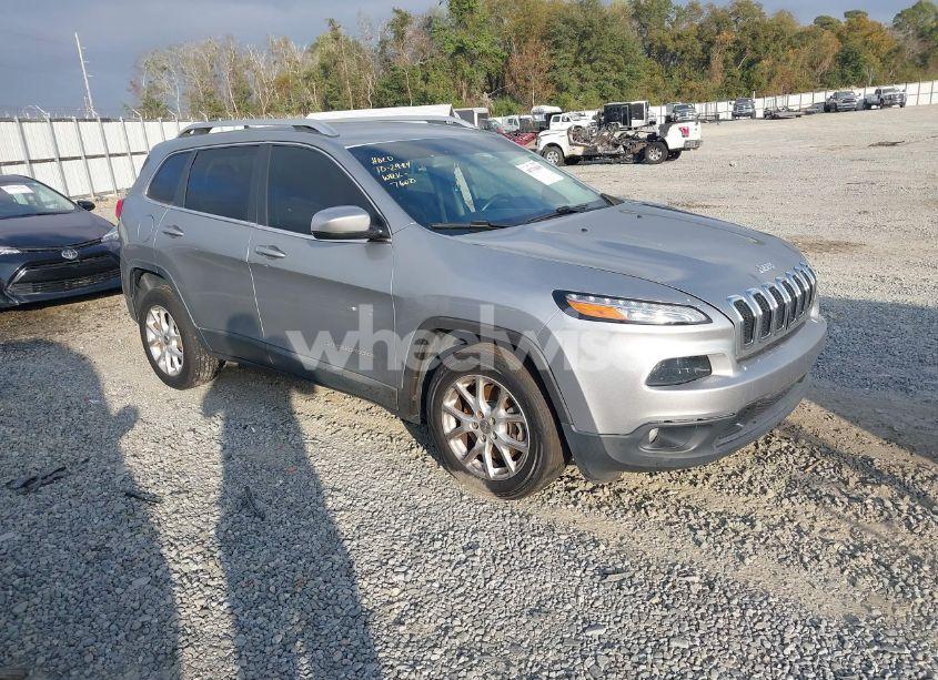 2015 Jeep Cherokee LATITUDE (VIN 1C4PJLCB0FW607600) main photo