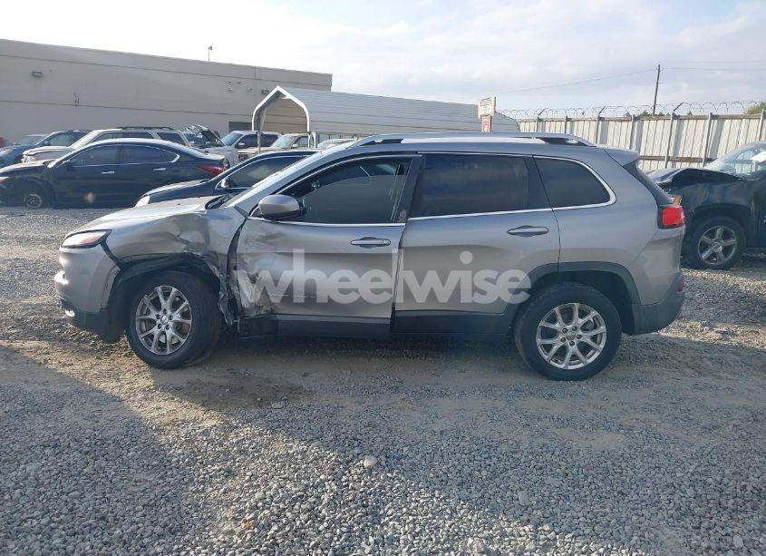 Photo 14 of 2015 Jeep Cherokee LATITUDE (VIN 1C4PJLCB0FW607600)