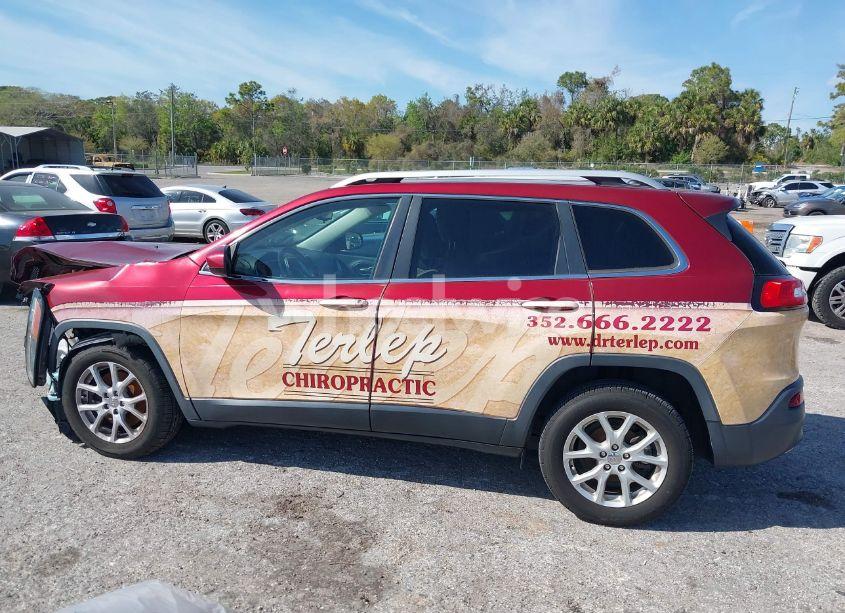 Photo 15 of 2015 Jeep Cherokee LATITUDE (VIN 1C4PJLCB0FW643402)