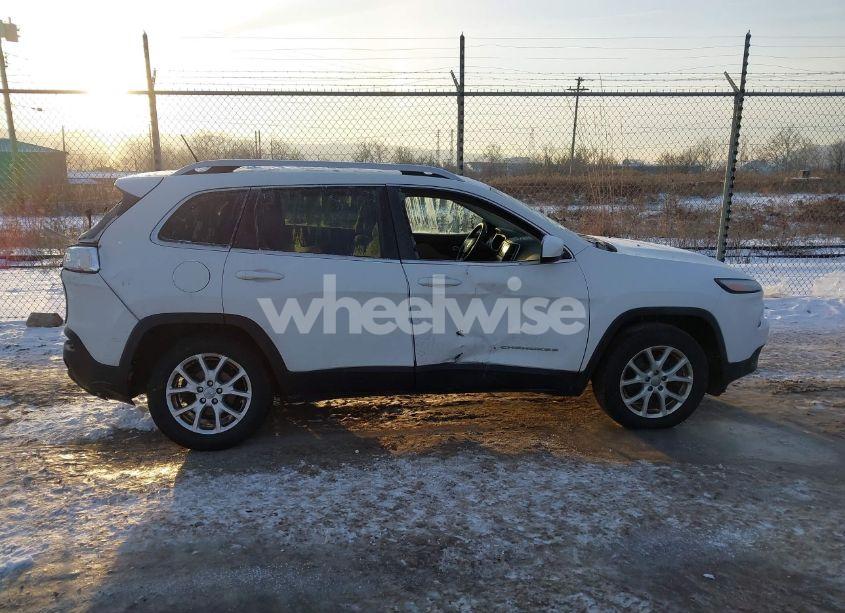 Photo 13 of 2015 Jeep Cherokee LATITUDE (VIN 1C4PJLCB0FW683771)