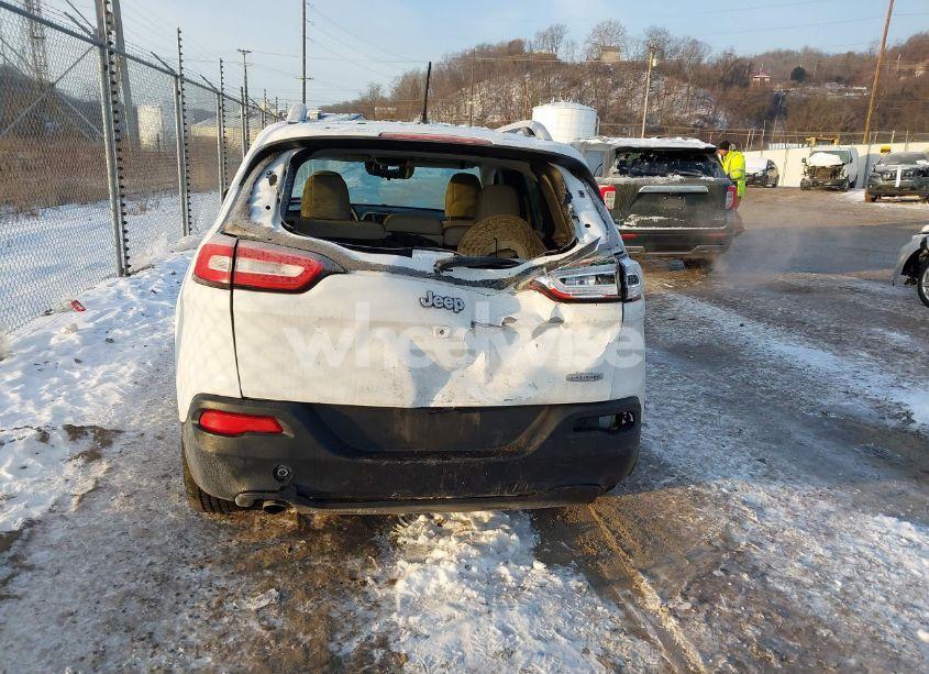 Photo 16 of 2015 Jeep Cherokee LATITUDE (VIN 1C4PJLCB0FW683771)