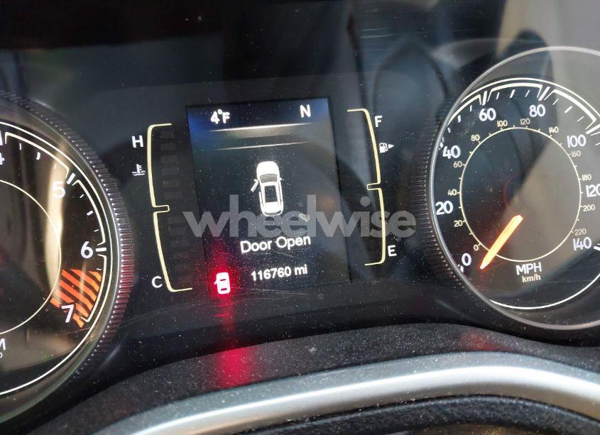 Photo 7 of 2015 Jeep Cherokee LATITUDE (VIN 1C4PJLCB0FW683771)